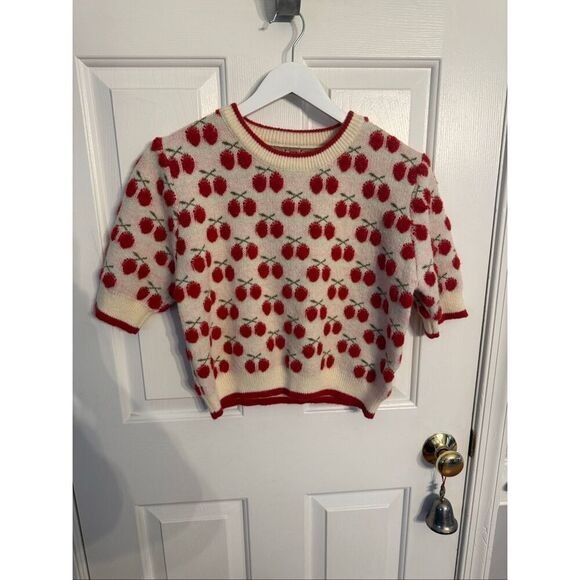 None Sweaters - Cream Cropped Cherries Knit Short Sleeve Sweater sz M EUC